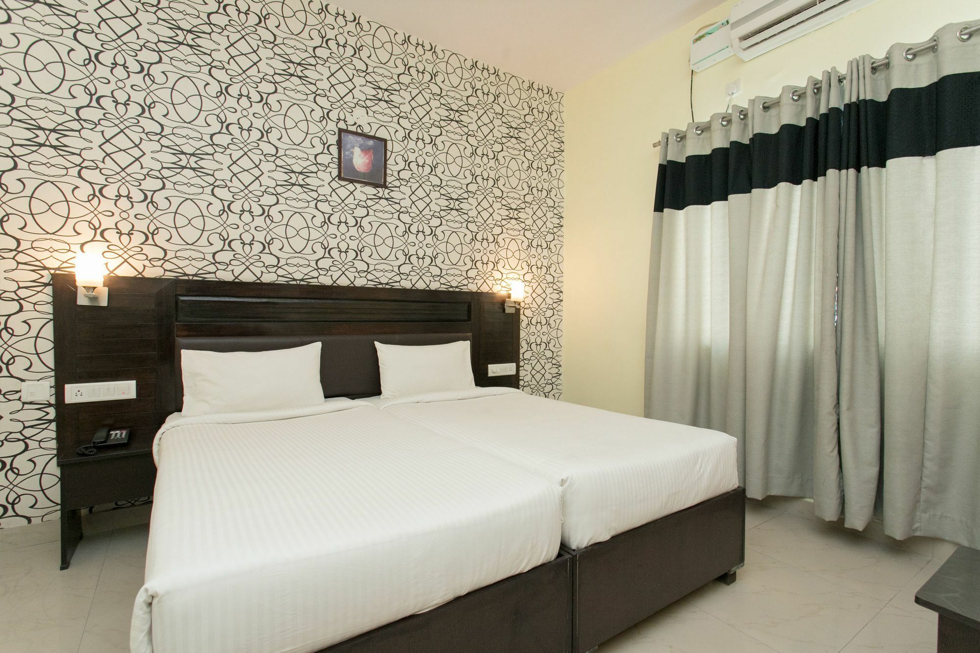 Oyo 10378 Hotel Hibiscus Mayflower Bangalore Exterior photo
