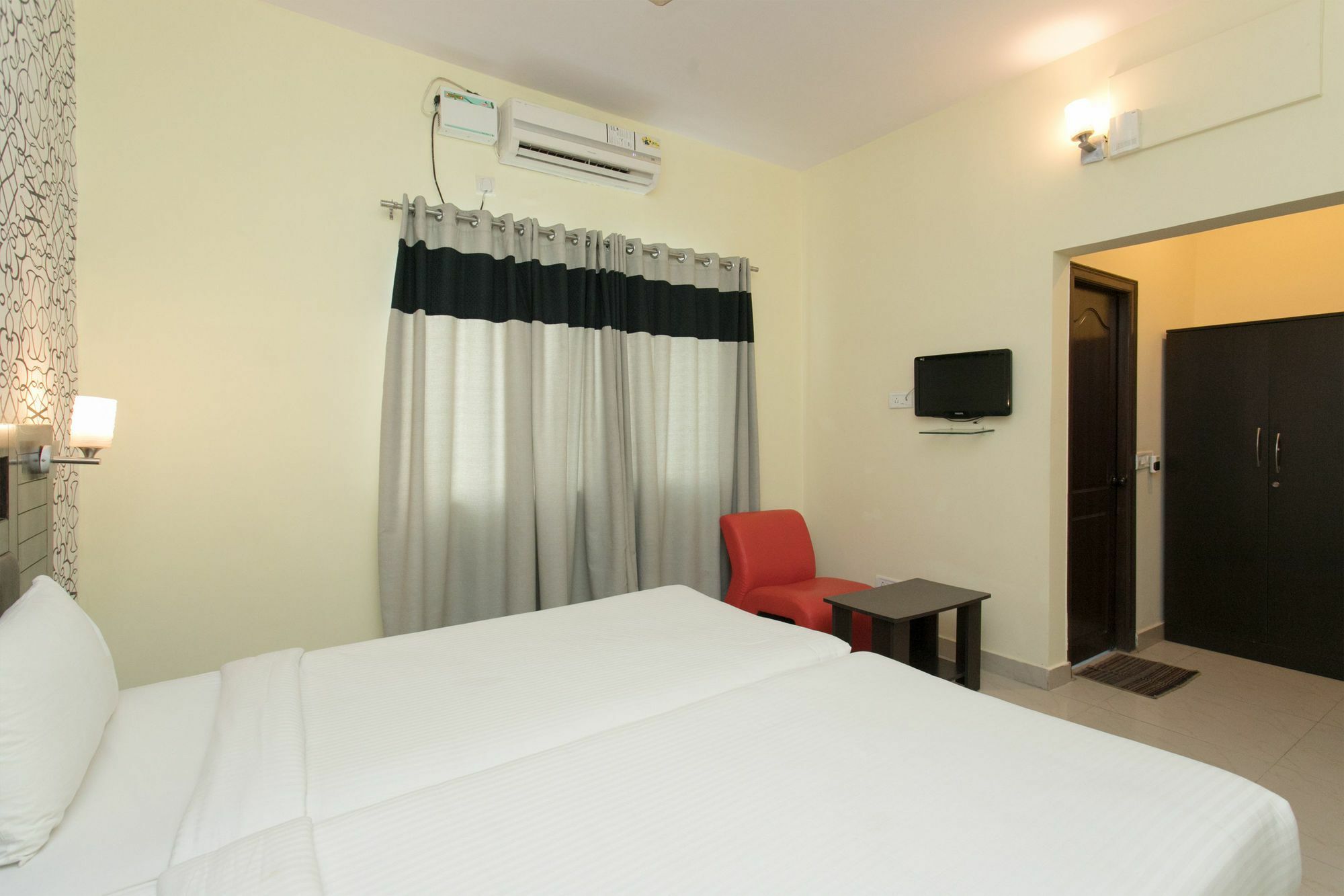 Oyo 10378 Hotel Hibiscus Mayflower Bangalore Exterior photo